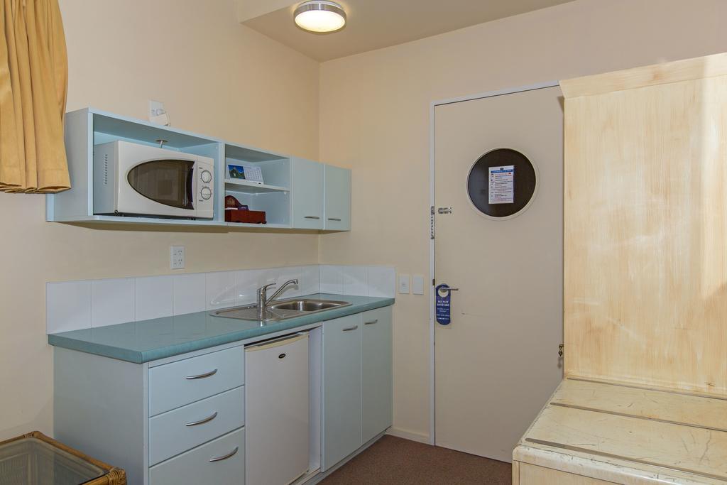 Fernhill Motor Lodge Lower Hutt Esterno foto