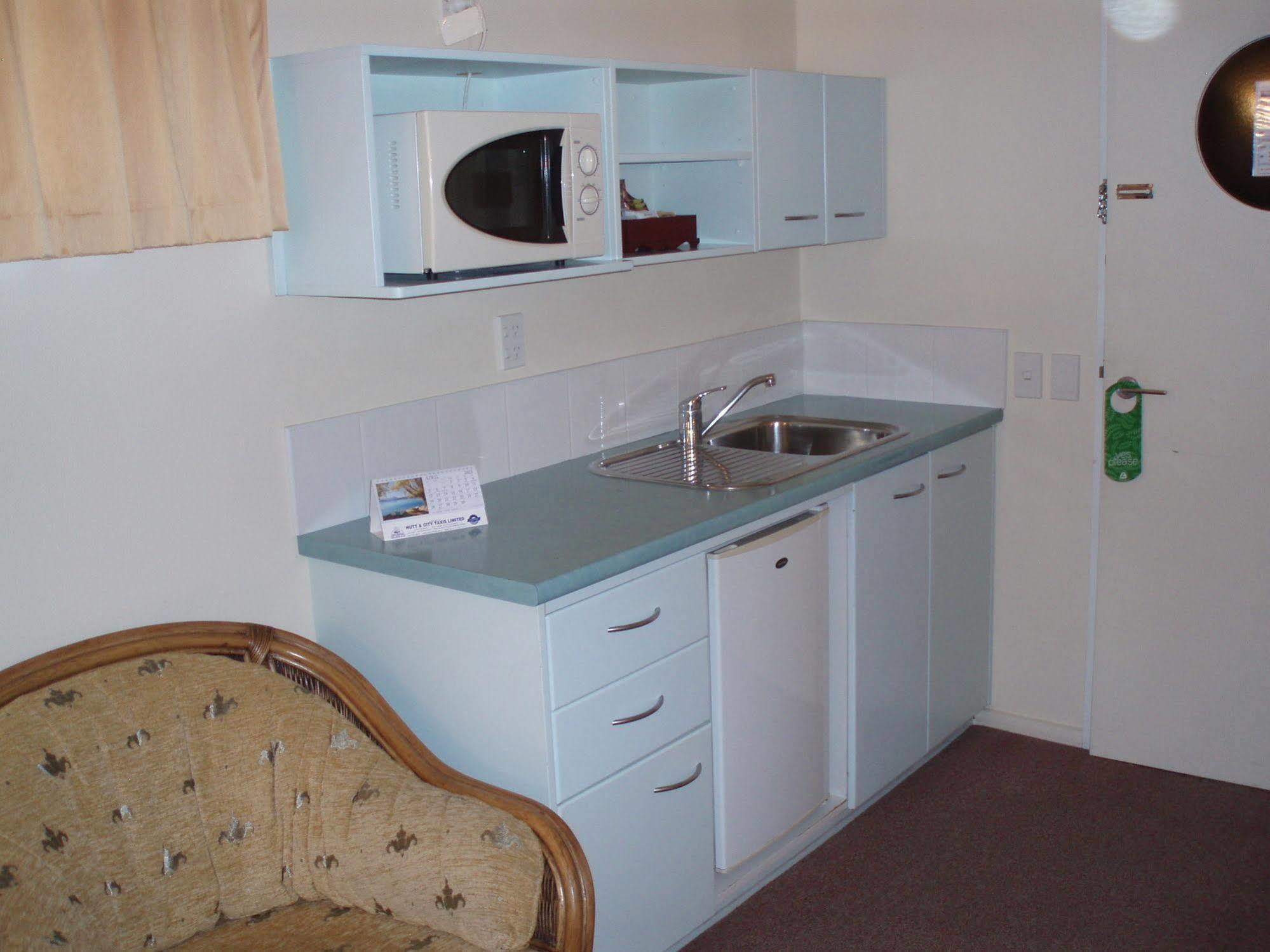 Fernhill Motor Lodge Lower Hutt Esterno foto